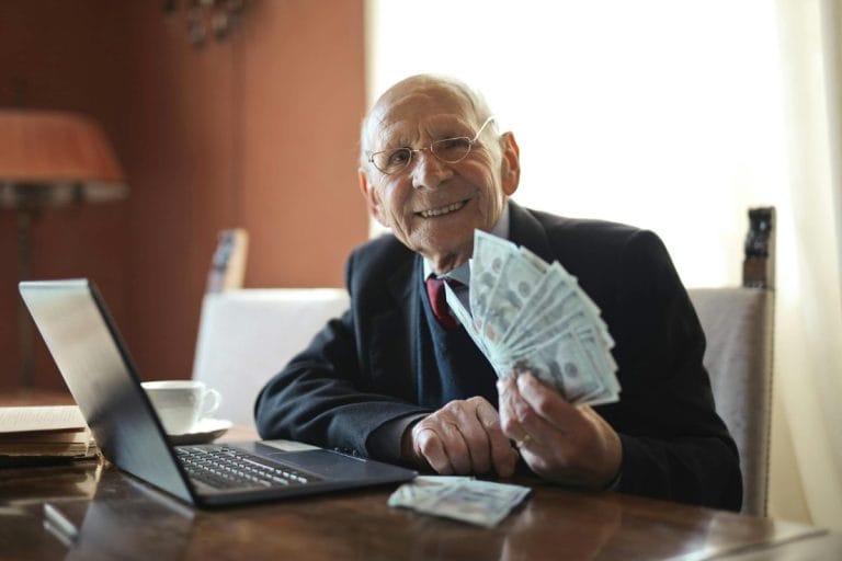 Passive income for seniors brings freedom in 2025.
